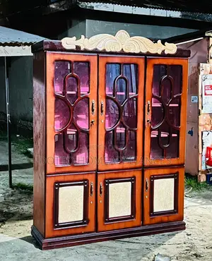 Kabati La Vyombo Bado Liko Vizuri Halina Shida Sehemu Yoyote