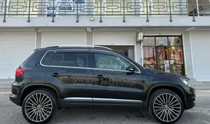 Volkswagen Tiguan 2012 Black