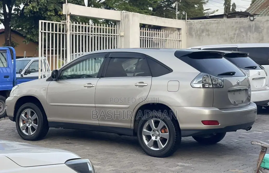 Toyota Harrier 2.4 2005 Gold
