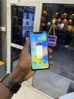 Apple iPhone X 64 GB White