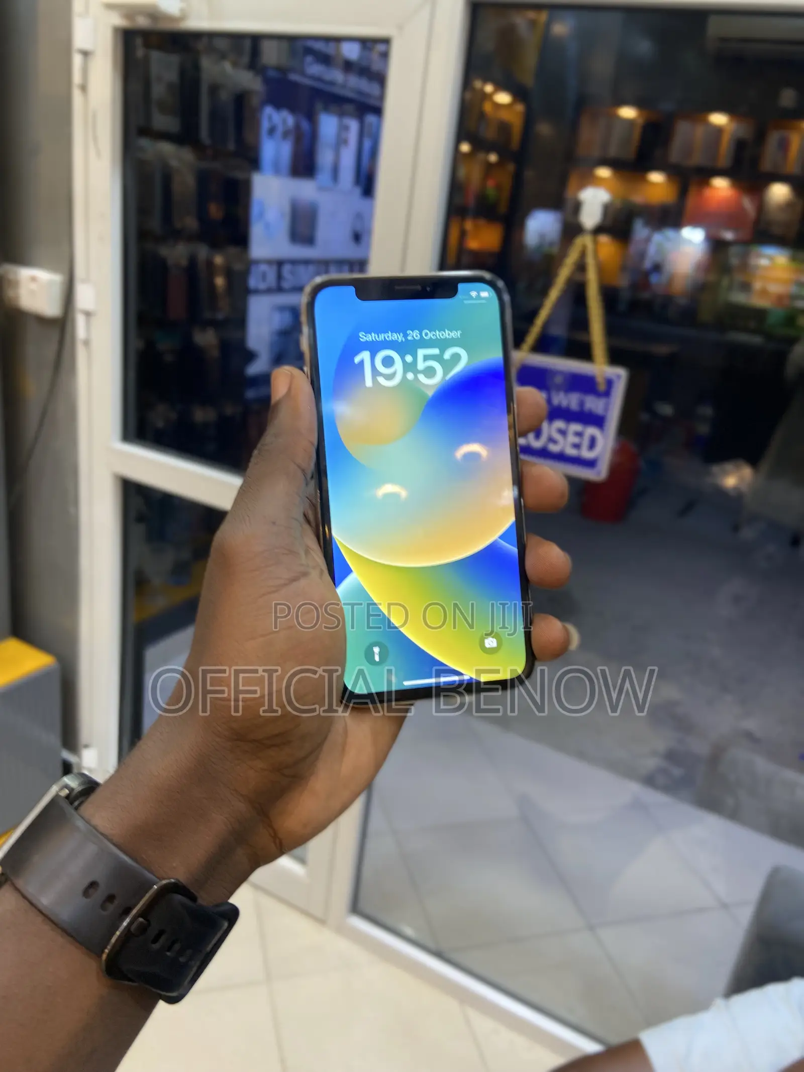 Apple iPhone X 64 GB White