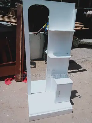 Dressing Table Nzurii Mnoo Na Nyeupe Ni Used Clean Sana