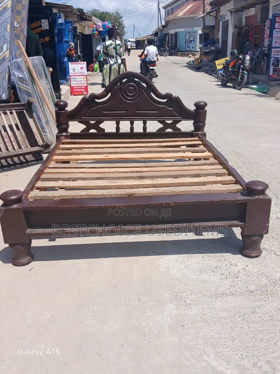 5/6 Mbao Ngumu Kabisa Used Like New Tuwahi Delivery Ipo