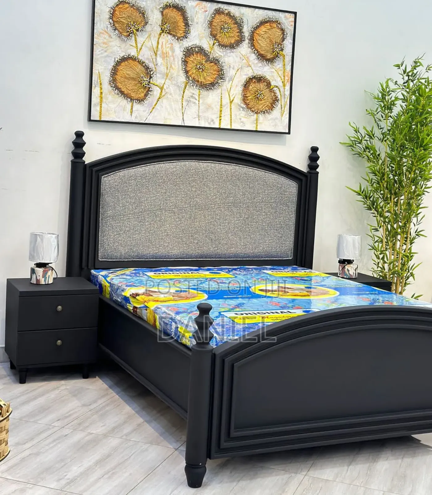 Kitanda 5 Kwa 6,Bedsides,Pamoja Na Godoro
