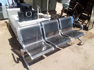 Nauza Waiting Chair