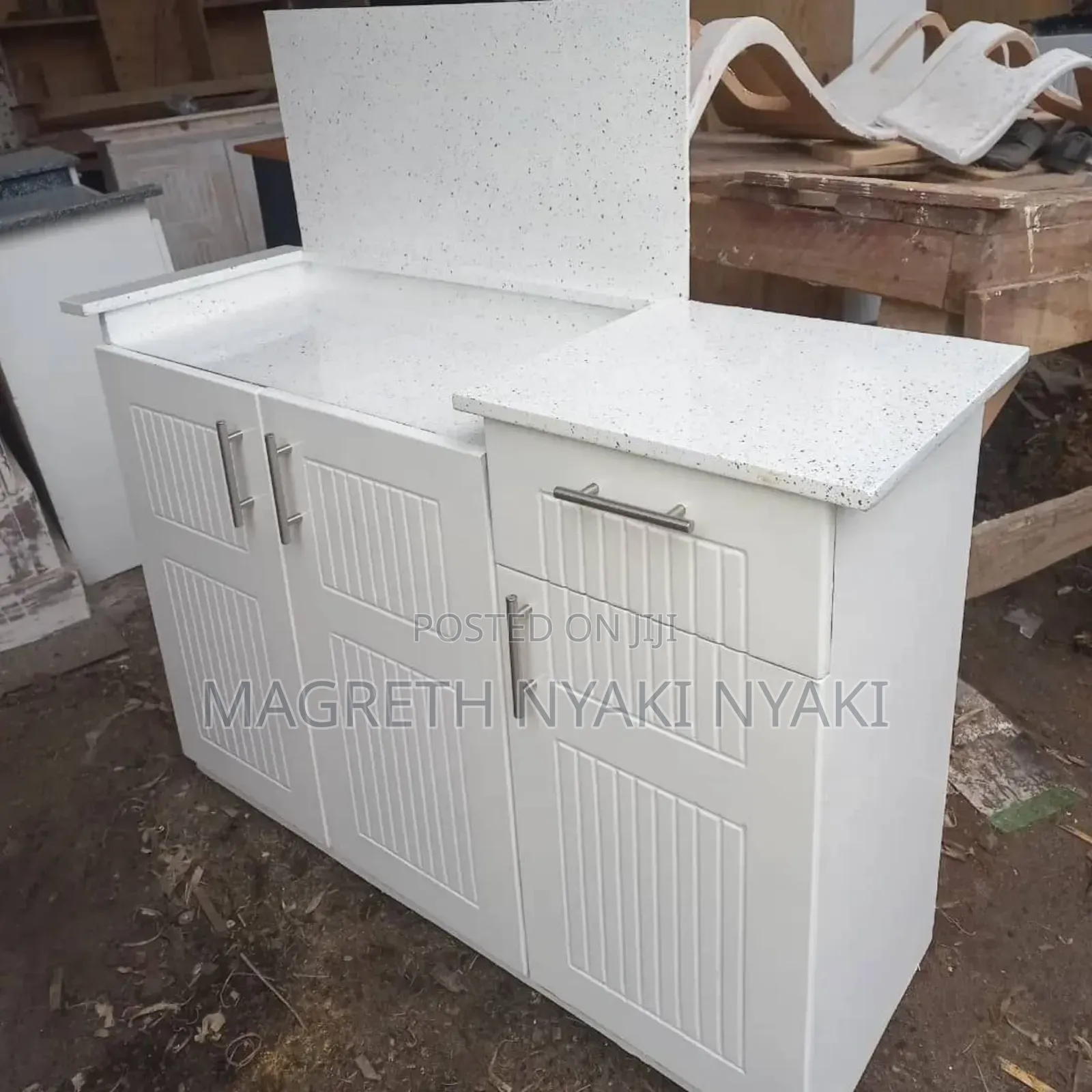 Kitchencabinert Milango Mitatu