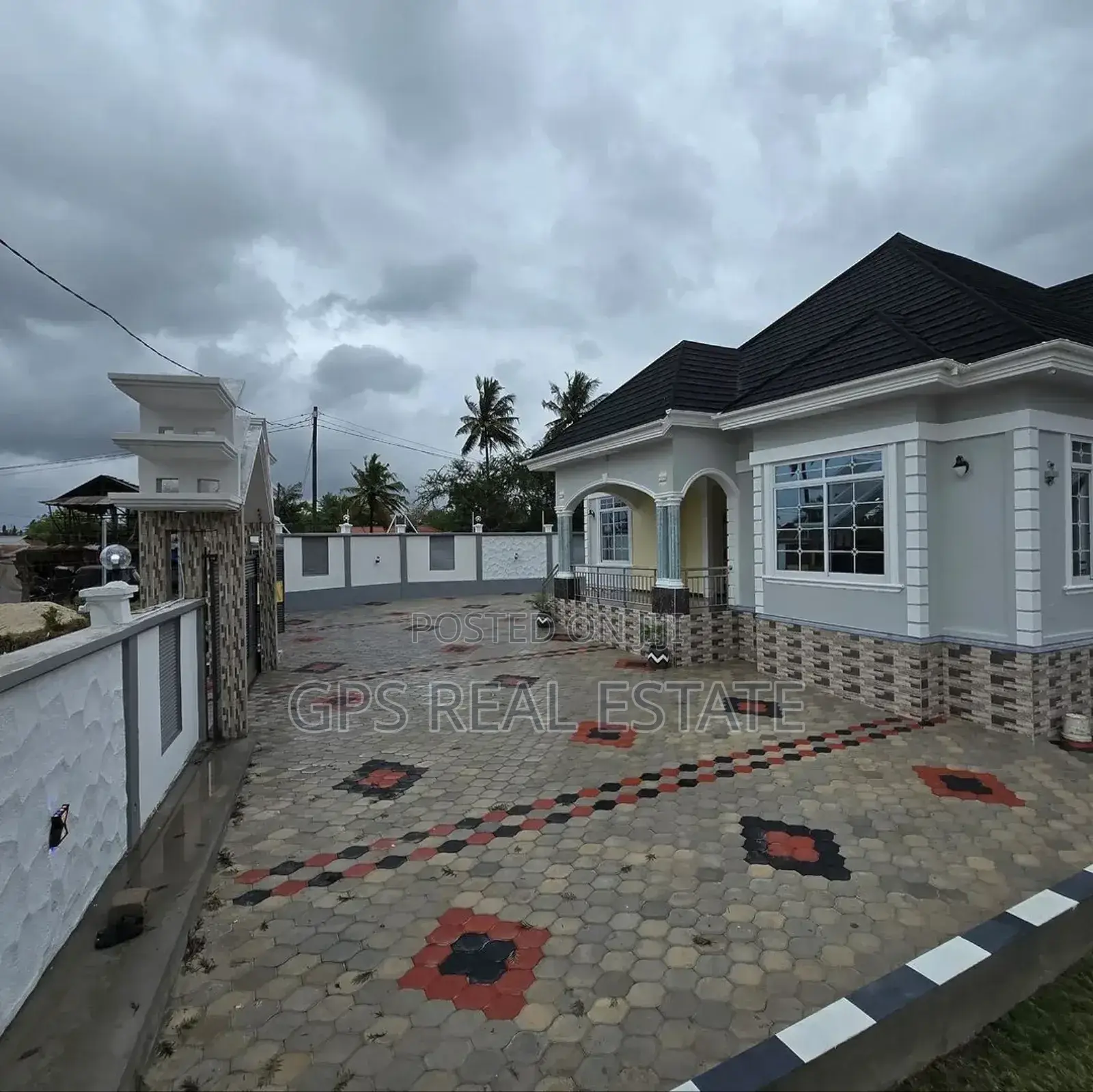 4bdrm House in Goba Makongo Road, Kinondoni for sale