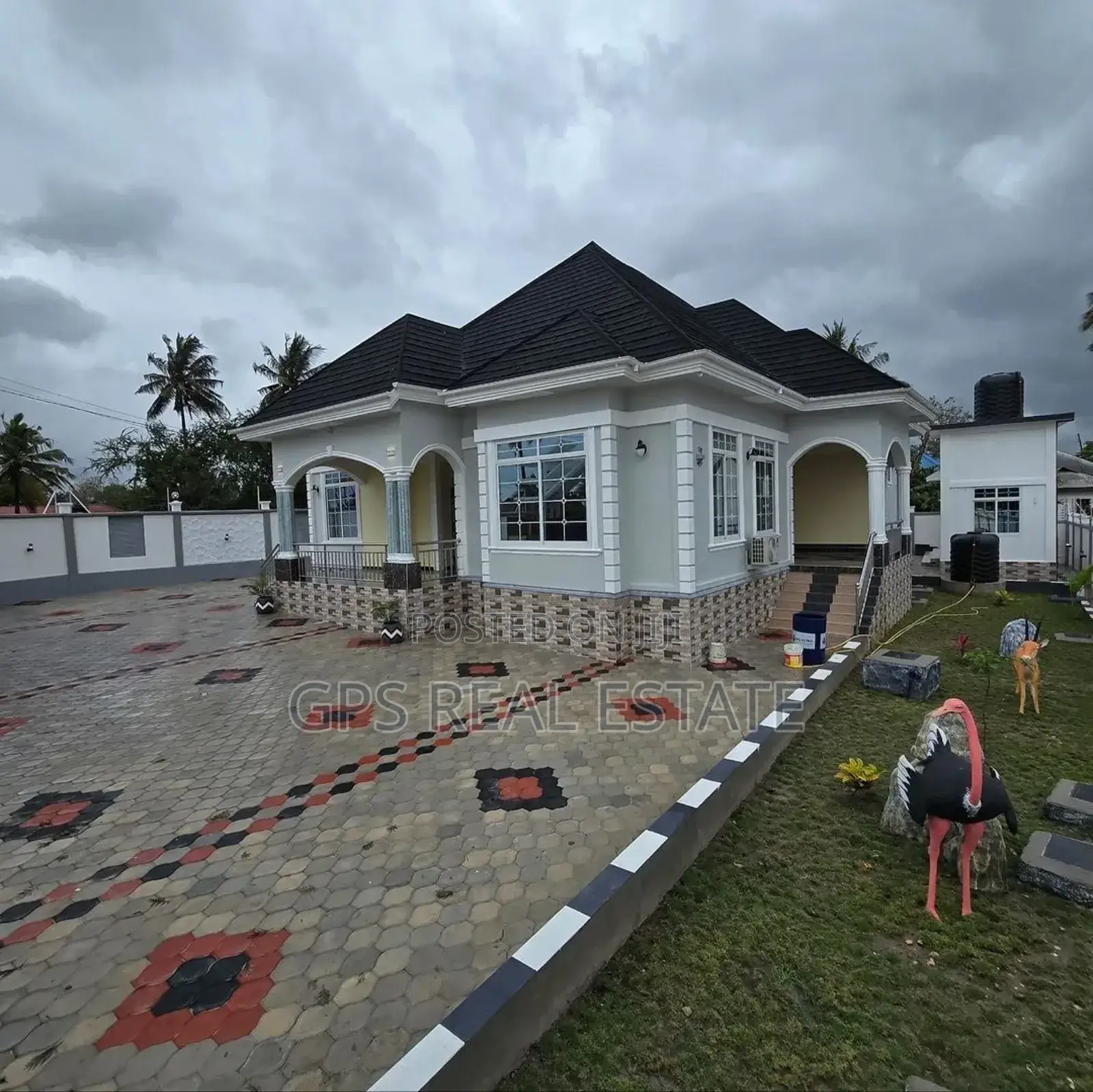 4bdrm House in Goba Makongo Road, Kinondoni for sale