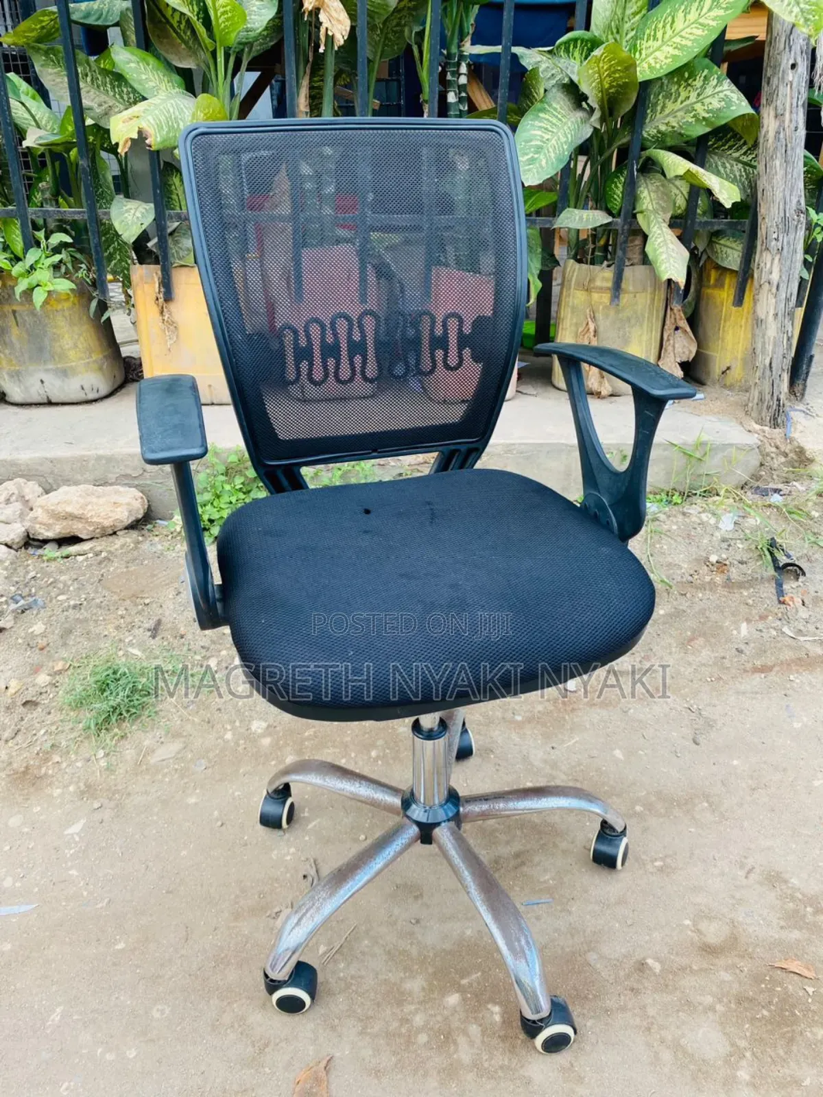 Kiti Cha Ofisini Kimetumika Kidogo