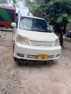 Toyota Noah 2002 White