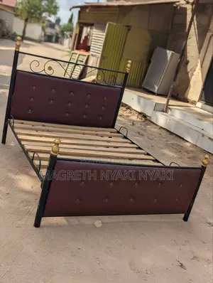 Kitanda Bed Sofa Ya Chuma