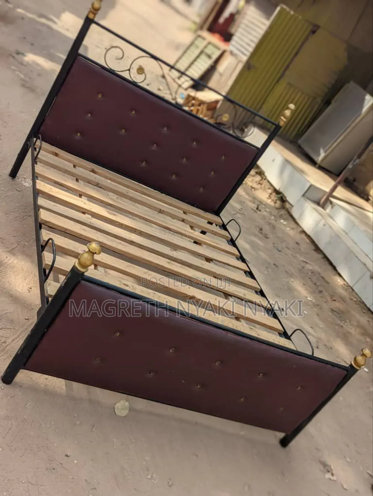 Kitanda Bed Sofa Ya Chuma