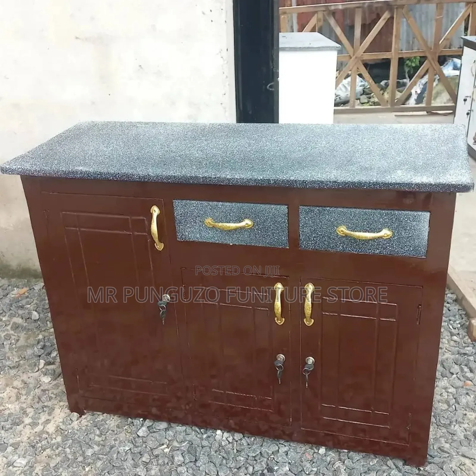 Kitchen Cabinet Milango Mitatu