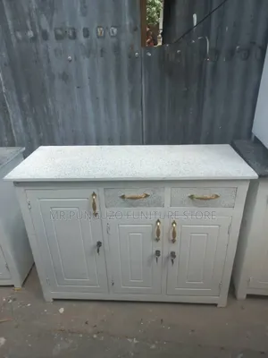 Kitchen Cabinet Milango Mitatu