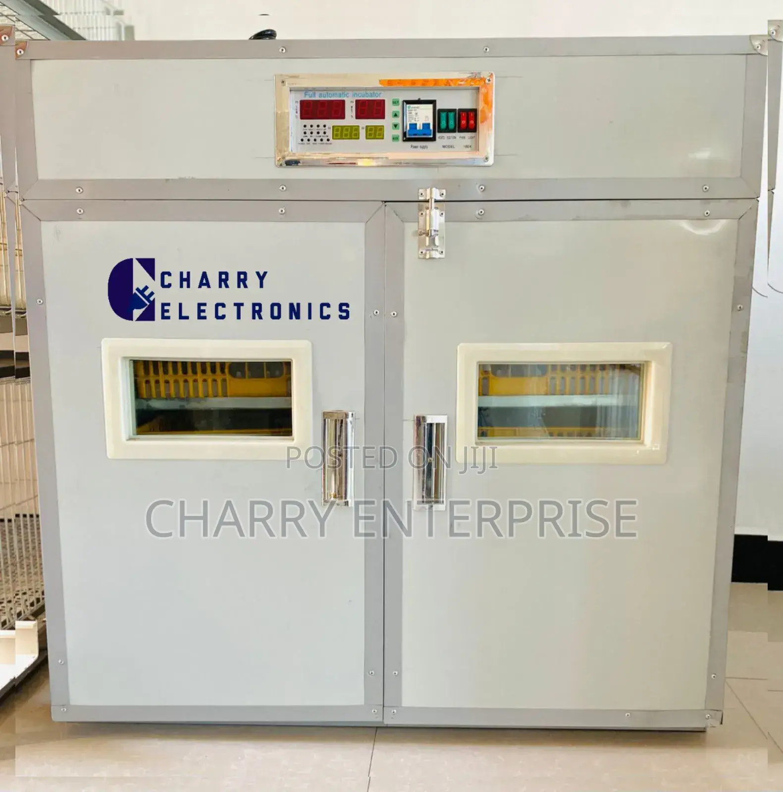 Incubator Machine Hard Body 528 Eggs /Mashine Ya Kutotolesha