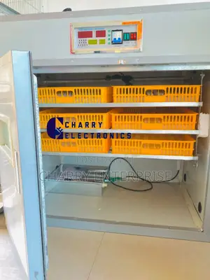 Incubator Machine Hard Body 528 Eggs /Mashine Ya Kutotolesha