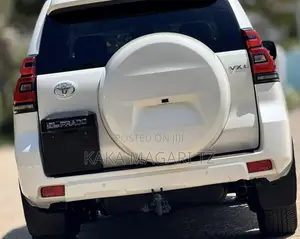 Toyota Land Cruiser Prado 2023 White