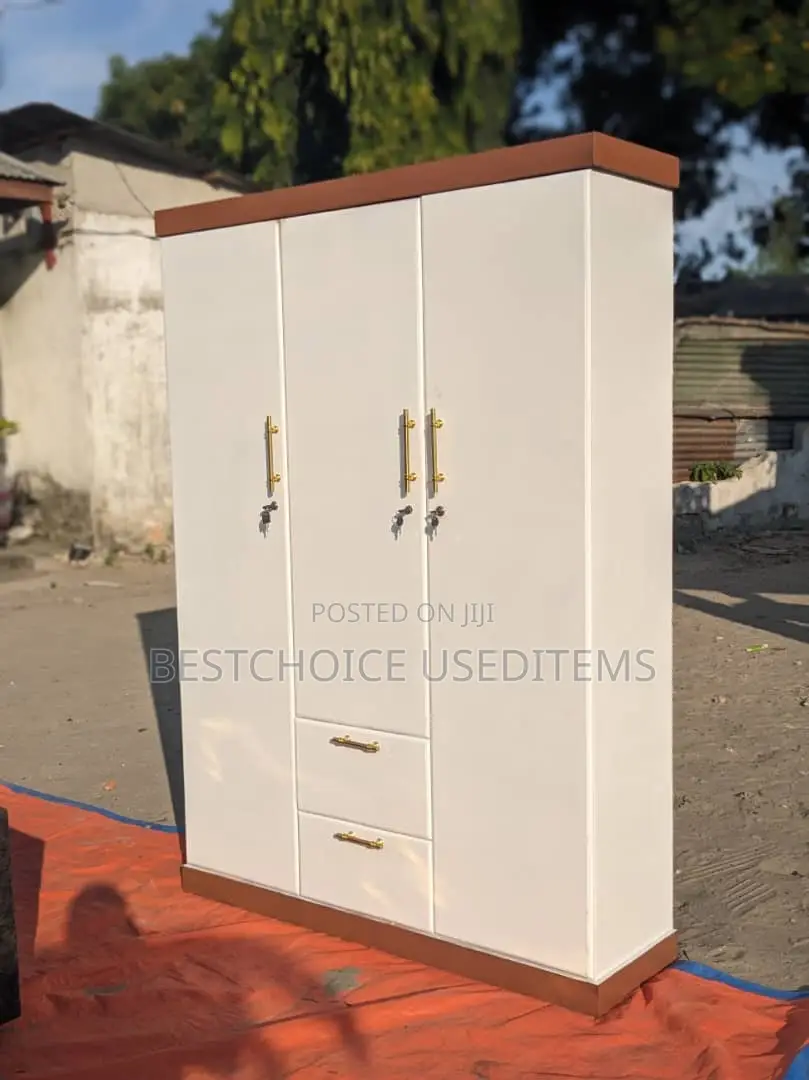 Kabati La Milango Mitatu White Draw Na Lock