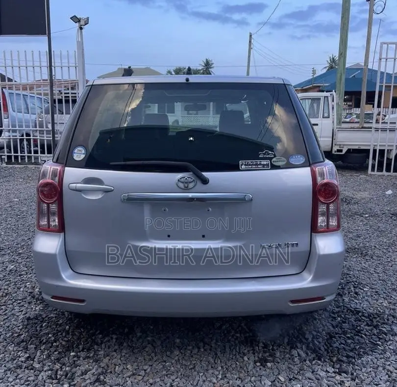 Toyota Raum 1.5 FWD 2007 Silver