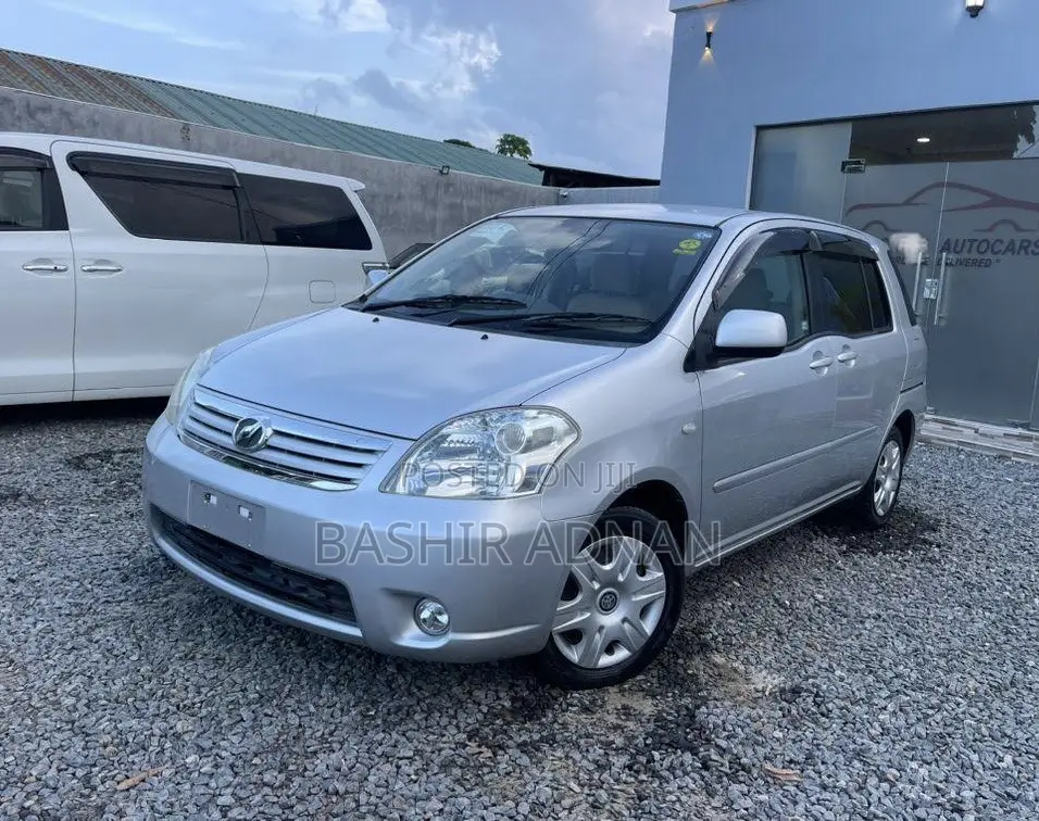 Toyota Raum 1.5 FWD 2007 Silver