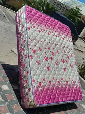 Godoro Inch 12 La Kudarizi 5/6 Used Kama Mpya Tupo Mwenge