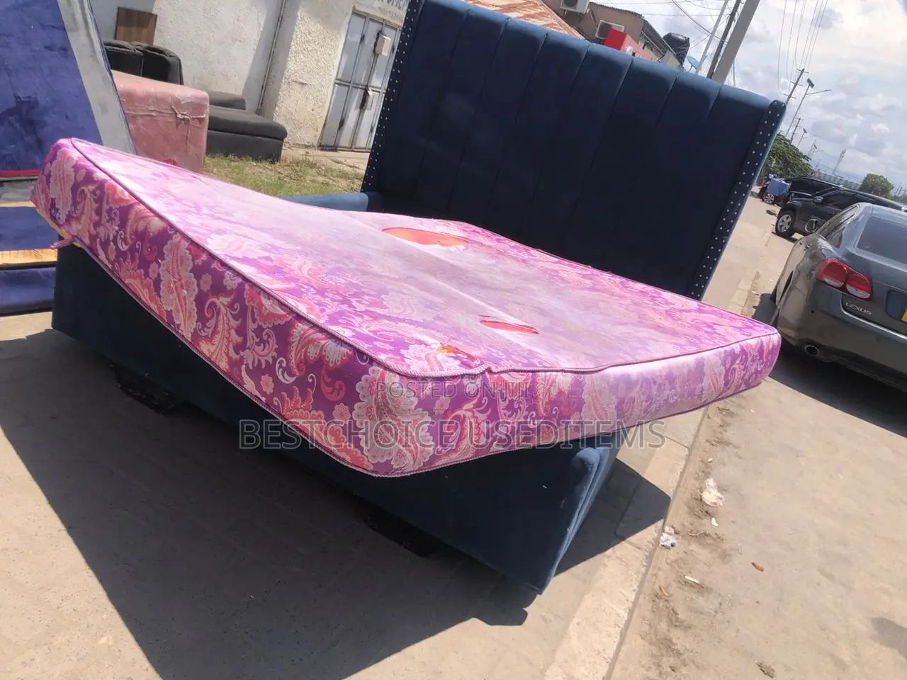 Kitand Na Godoro 5/6 Vyote Used Kidogo Tupo Ubungo