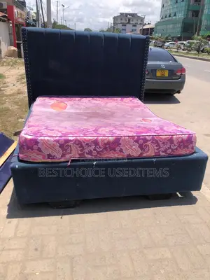 Kitand Na Godoro 5/6 Vyote Used Kidogo Tupo Ubungo