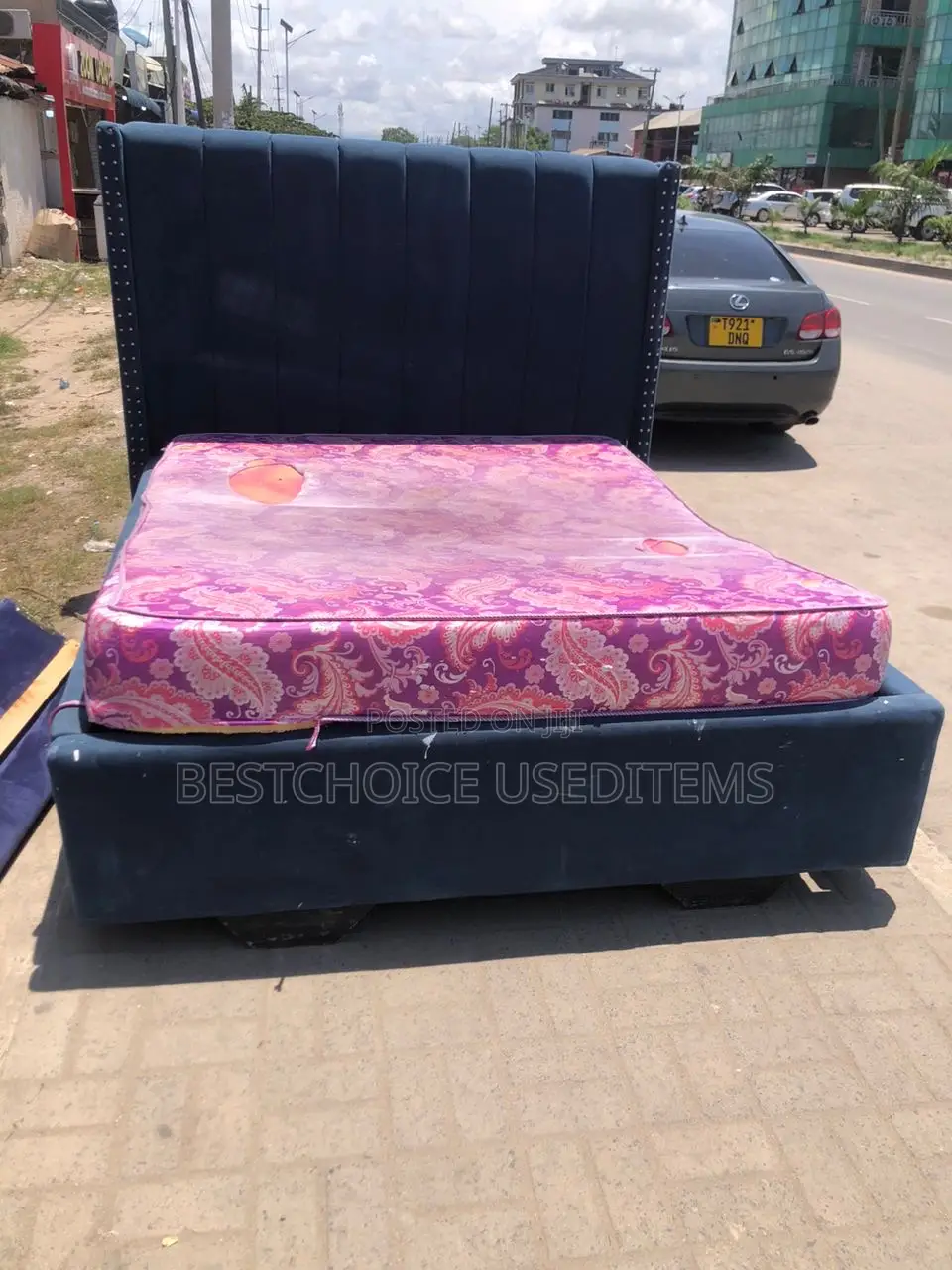 Kitand Na Godoro 5/6 Vyote Used Kidogo Tupo Ubungo