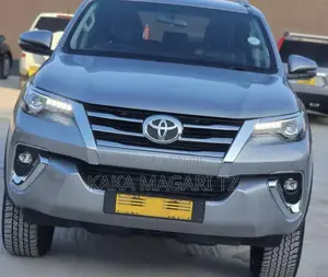Toyota Fortuner 2017 Silver