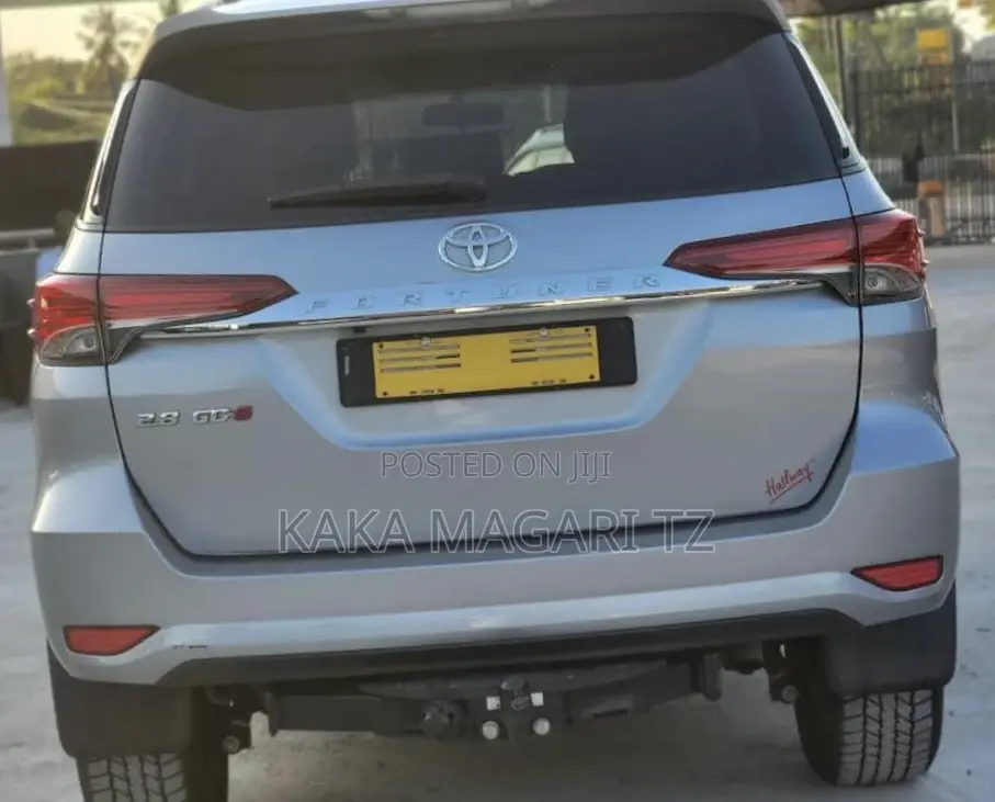 Toyota Fortuner 2017 Silver