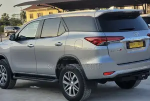 Toyota Fortuner 2017 Silver