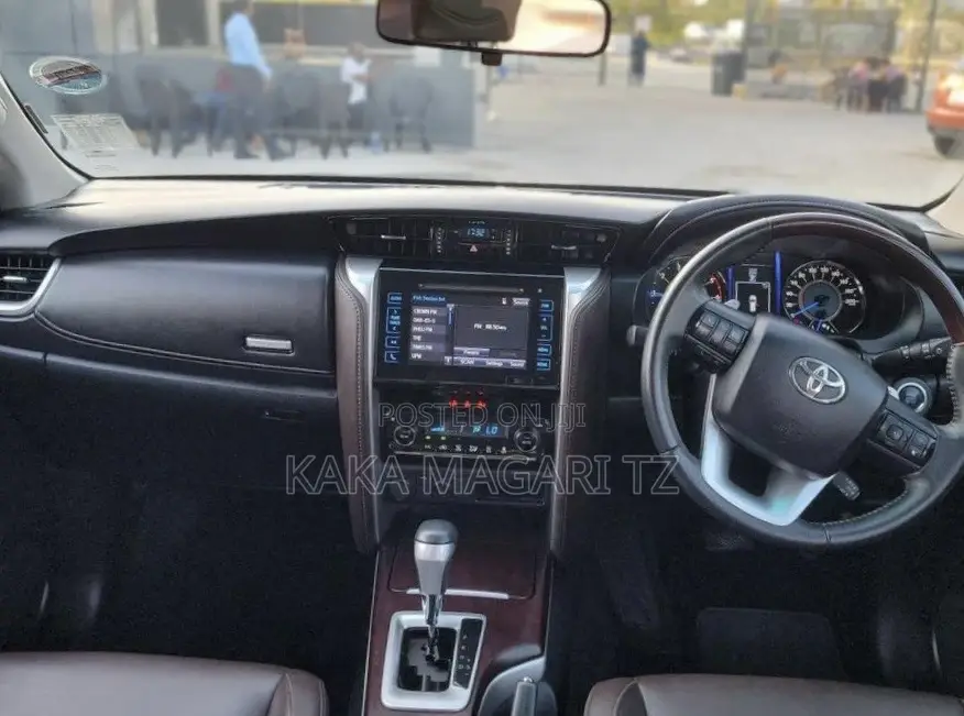 Toyota Fortuner 2017 Silver