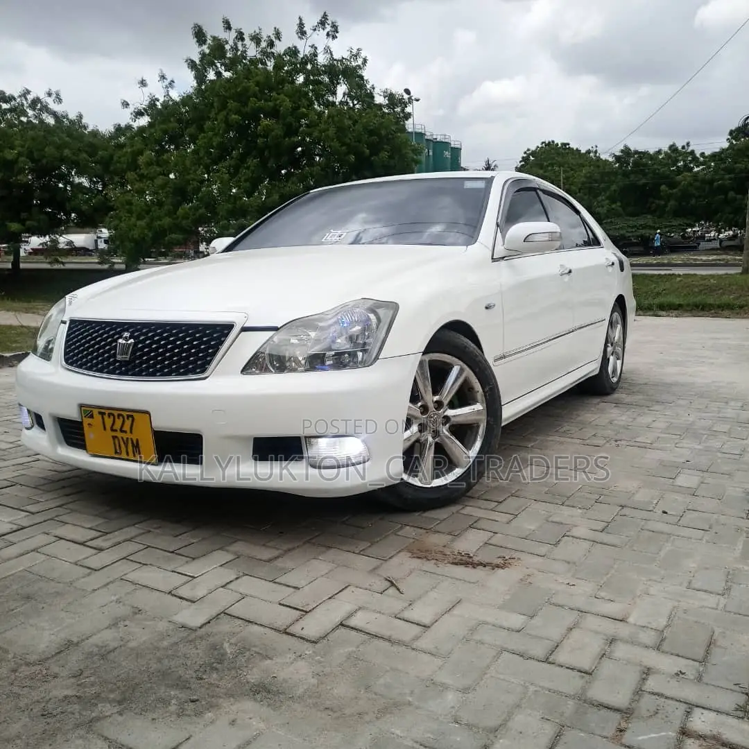 Toyota Crown 2008 White