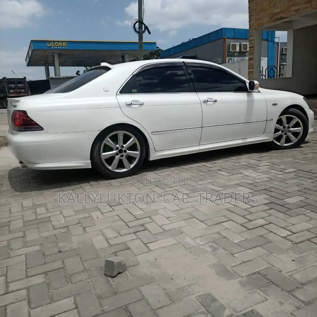 Toyota Crown 2008 White