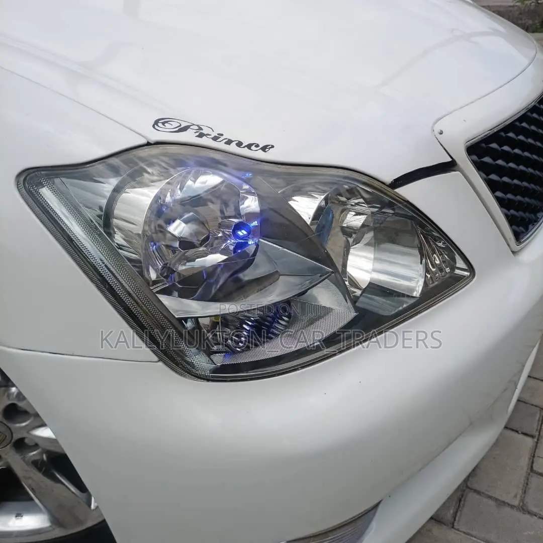 Toyota Crown 2008 White