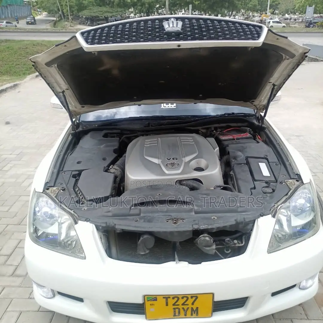 Toyota Crown 2008 White