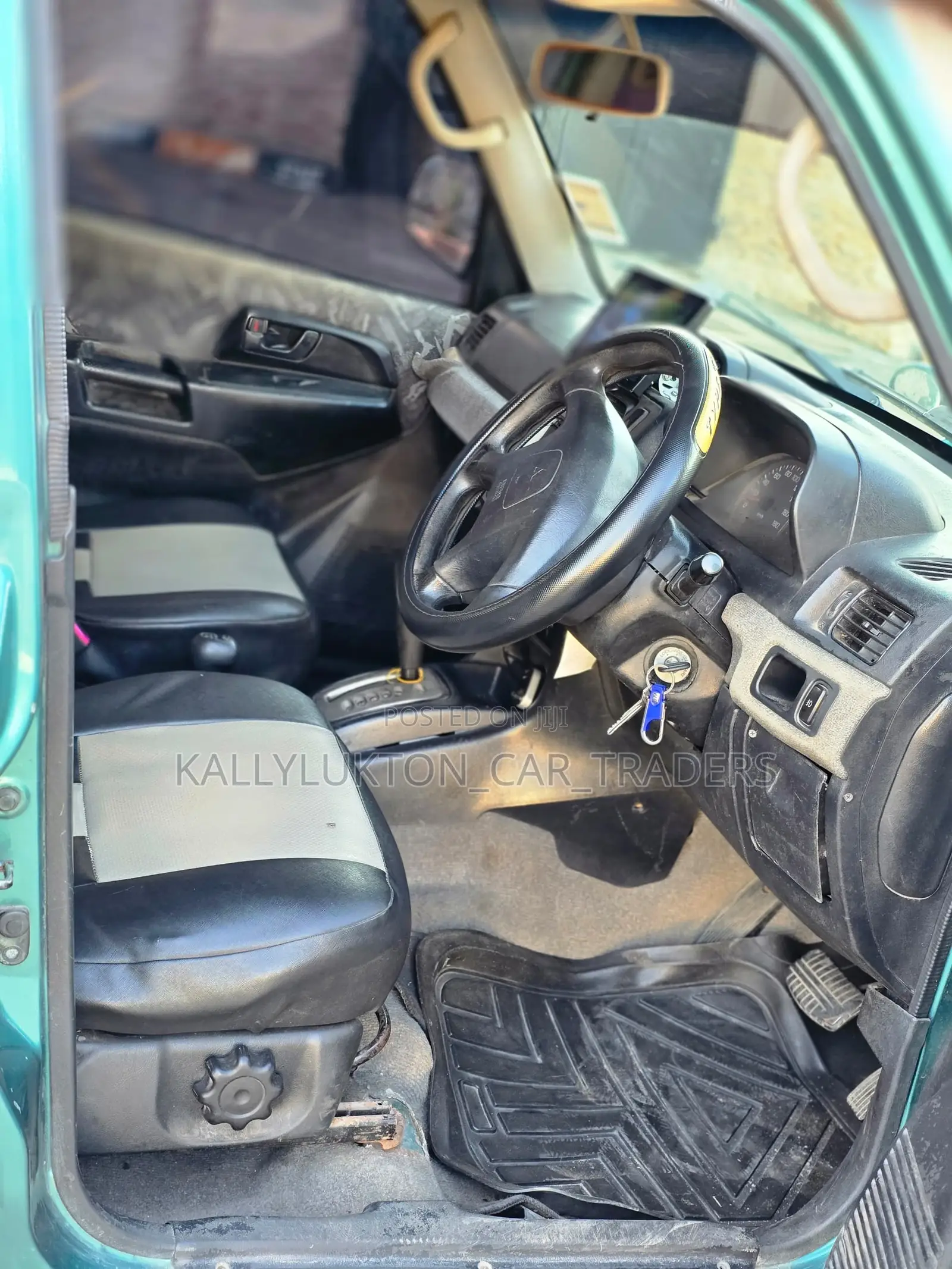 Mitsubishi Pajero 2000 Green
