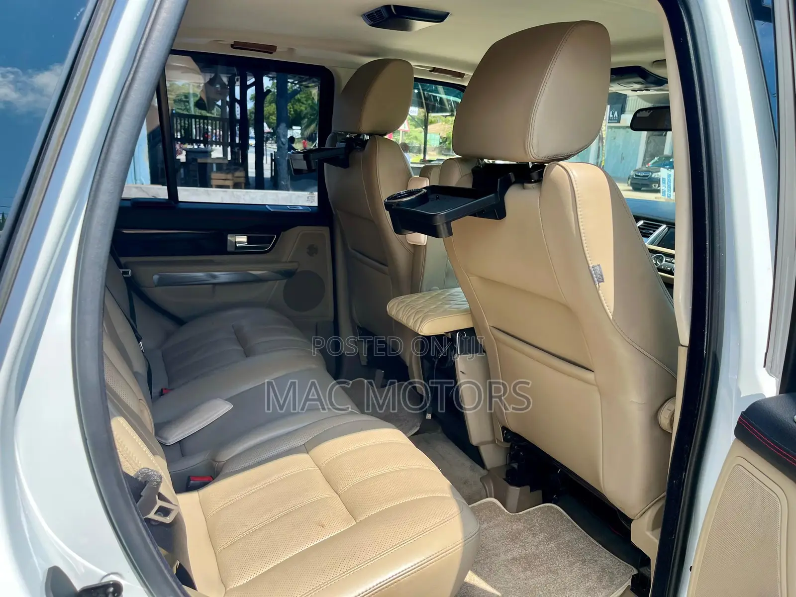 Land Rover Range Rover Sport 2011 White