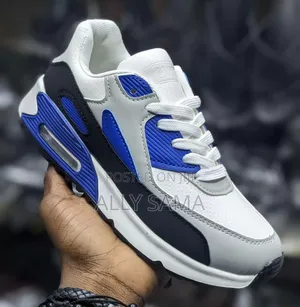 Boys Airnike Seakers