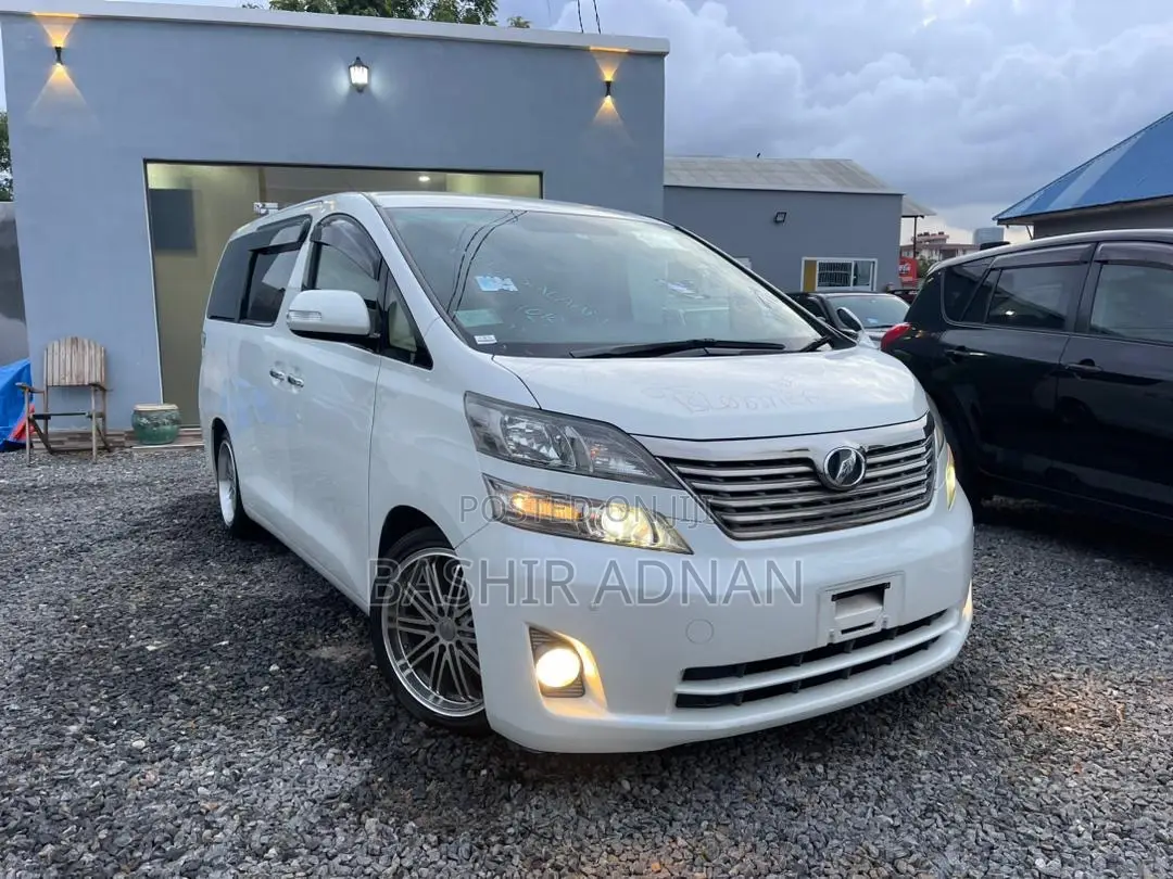 Toyota Vellfire 2009 White