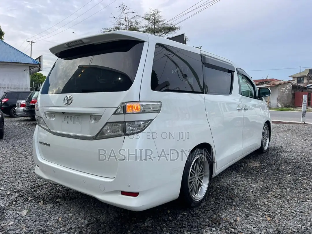 Toyota Vellfire 2009 White
