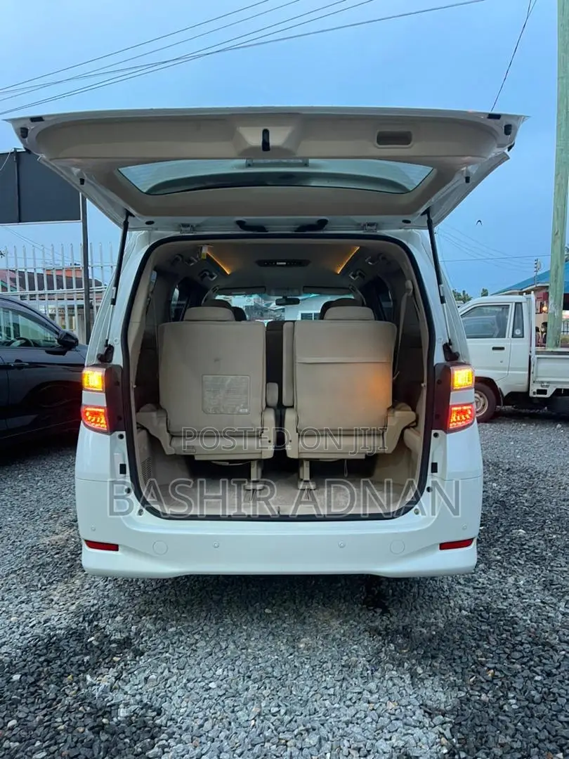 Toyota Vellfire 2009 White