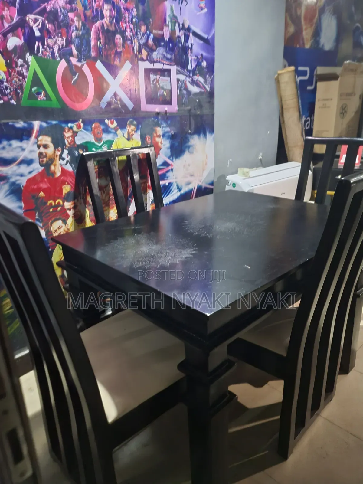 Dinning Table Viti 4 Bado Mpya