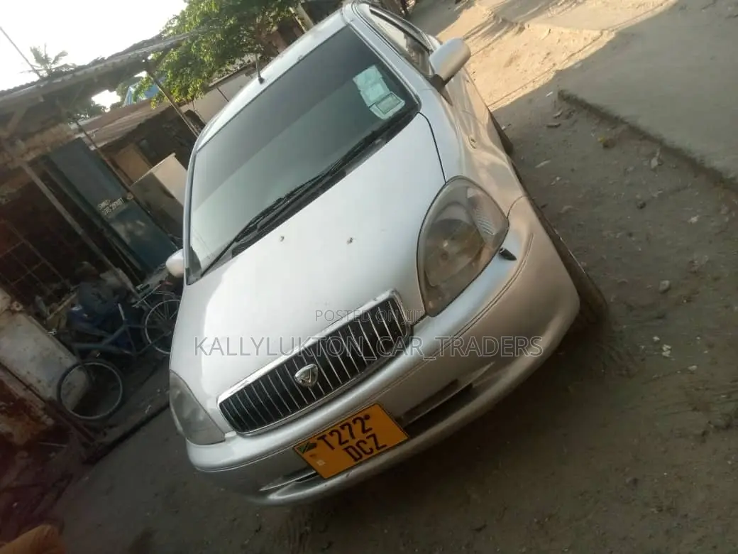 Toyota Vitz 2004 Silver
