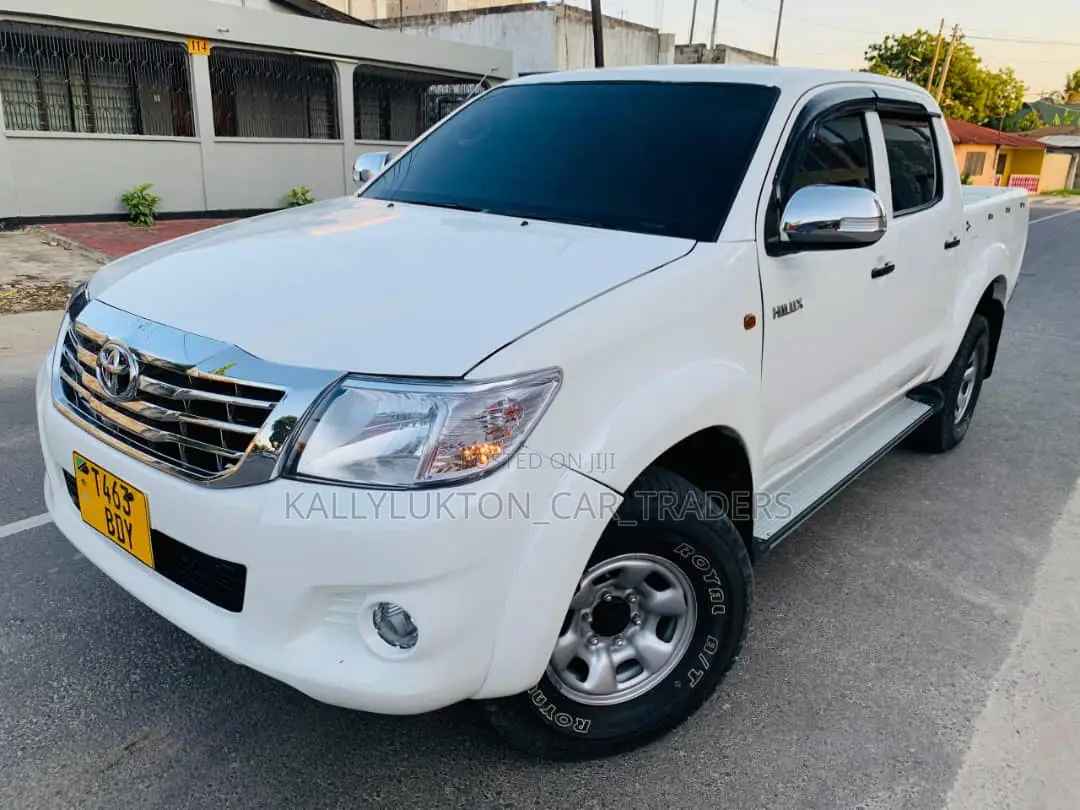 Toyota Hilux 2008 White