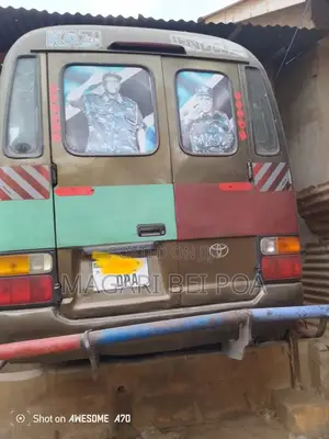 Toyota Coaster 2004 Blue
