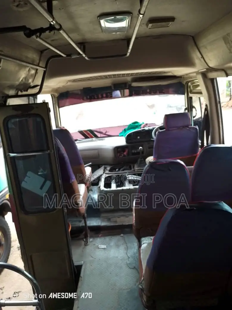 Toyota Coaster 2004 Blue