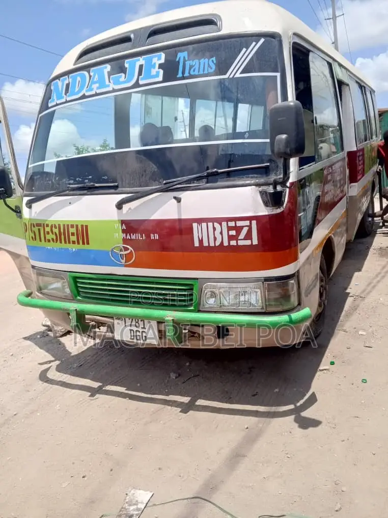 Toyota Coaster 2004 Red