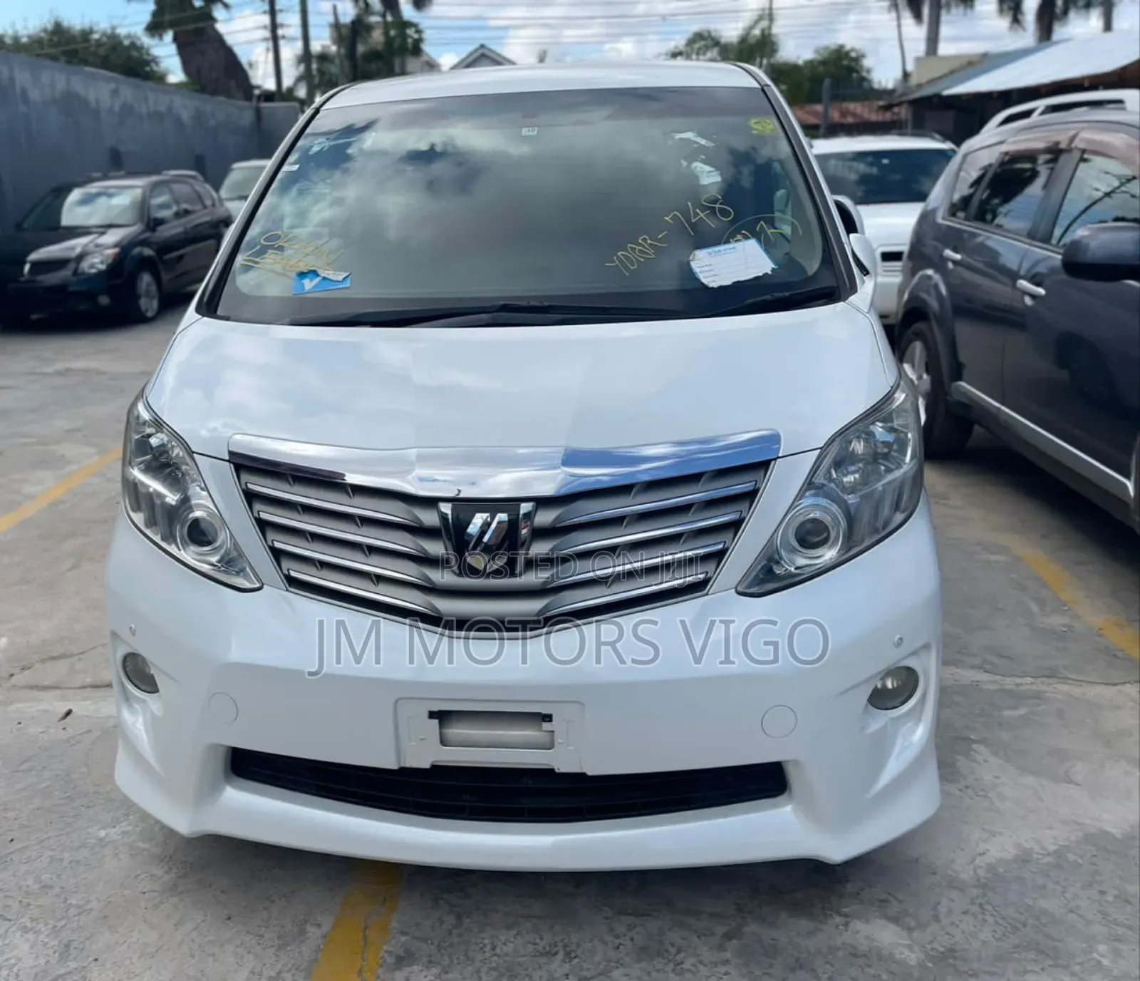 Toyota Alphard 2010 White