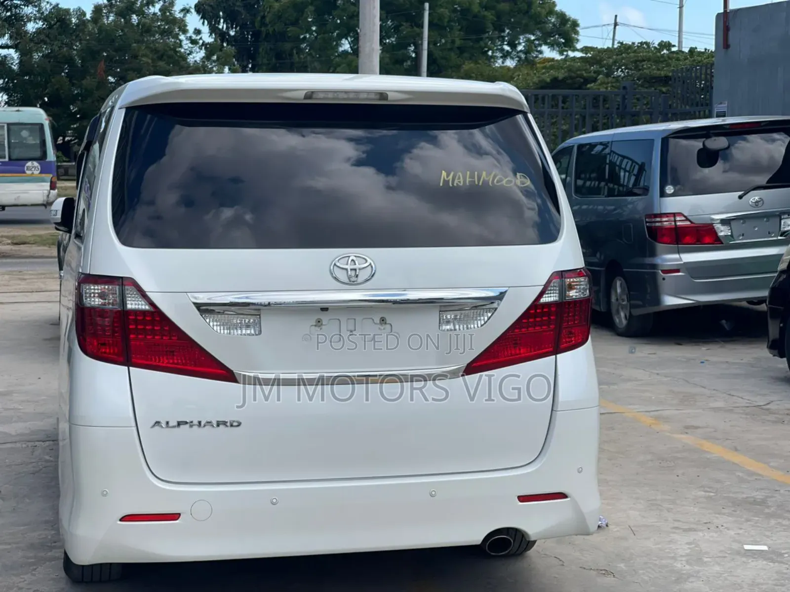 Toyota Alphard 2010 White